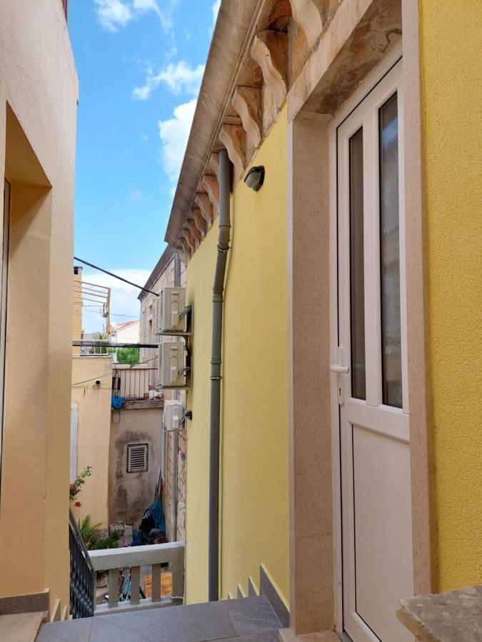 Apartmani Antonia Račišće Exteriör bild