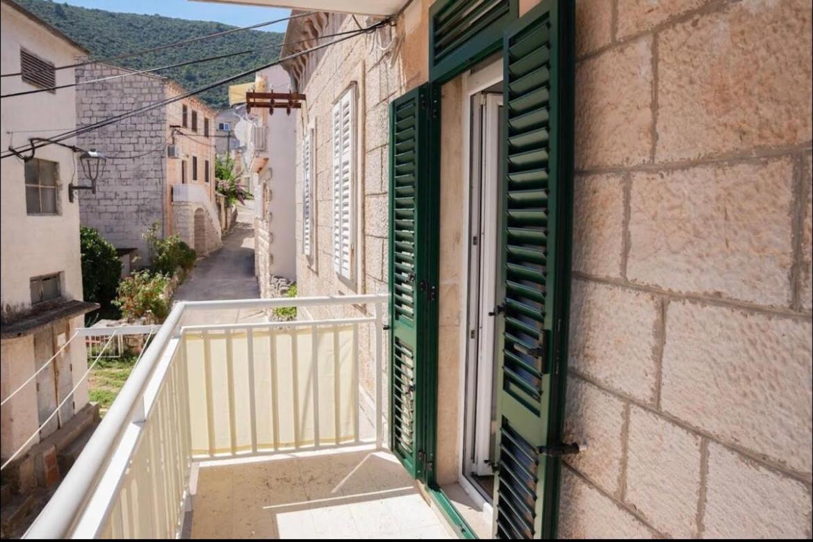 Apartmani Antonia Račišće Exteriör bild