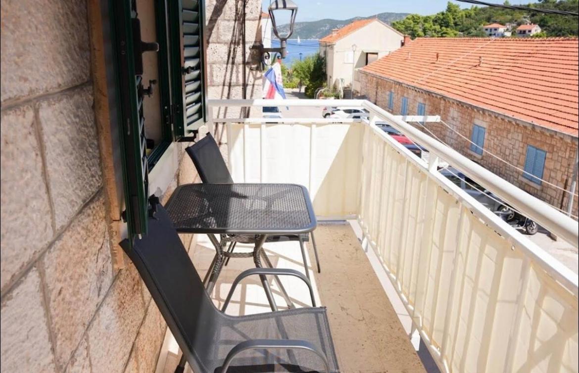 Apartmani Antonia Račišće Exteriör bild