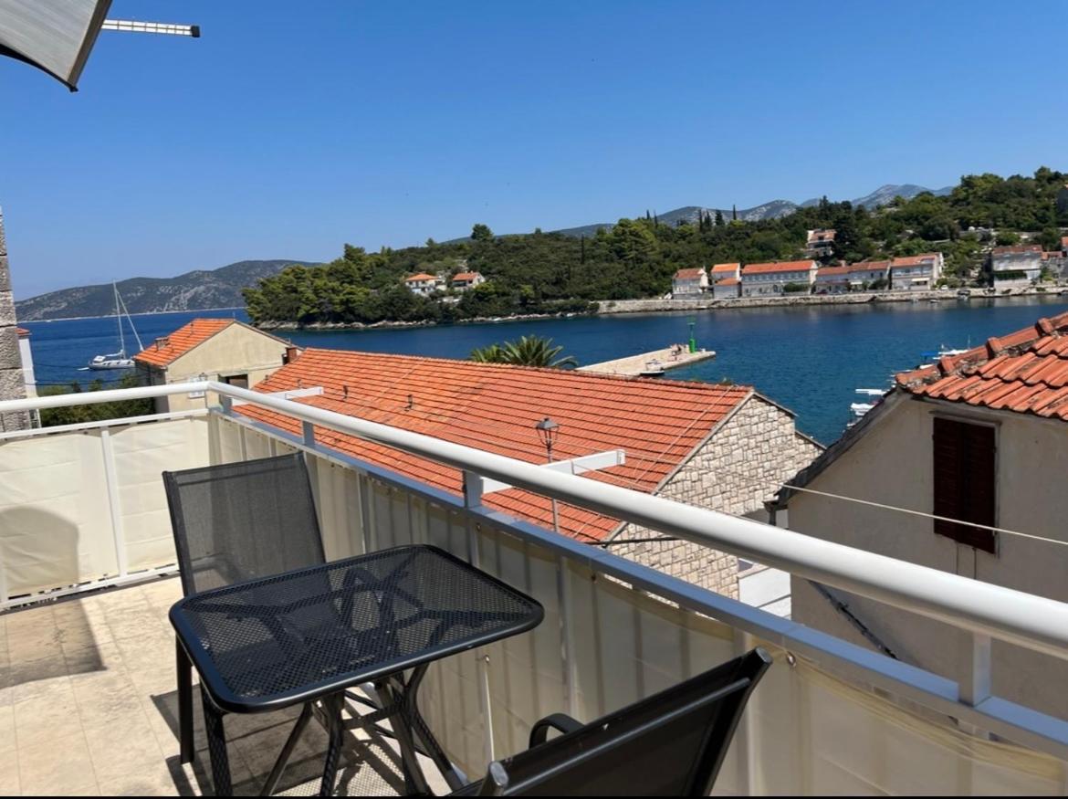Apartmani Antonia Račišće Exteriör bild
